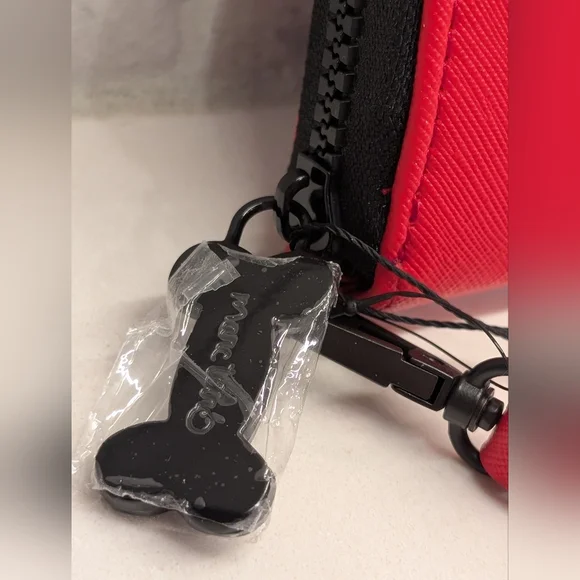 Marc Tetro Wristlet - NWT - Red 7.75x4 Inches - Picture 4 of 10